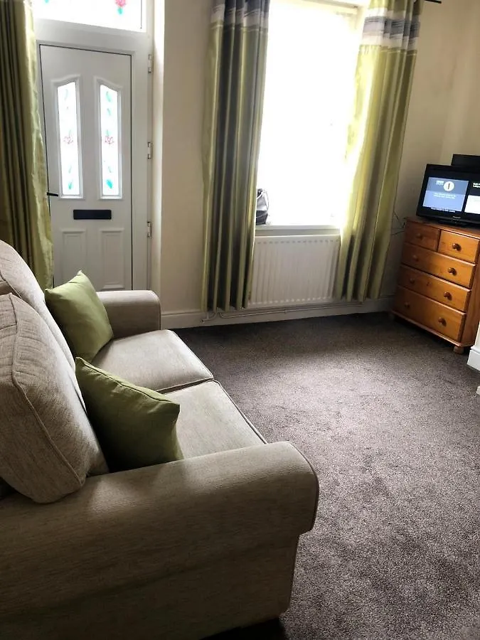 5/6 Bed House Barnsley Centre Villa